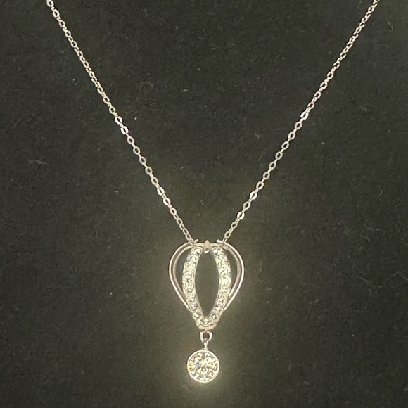 Jewelry - Stunning 925 Silver Moissanite Pendant/Necklace